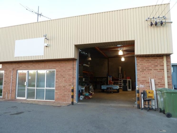 Click to view all images Unit 2/36 Munt St Bayswater WA 6053 - Image 2