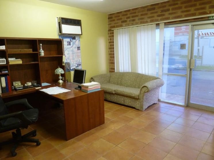 Click to view all images Unit 2/36 Munt St Bayswater WA 6053 - Image 3