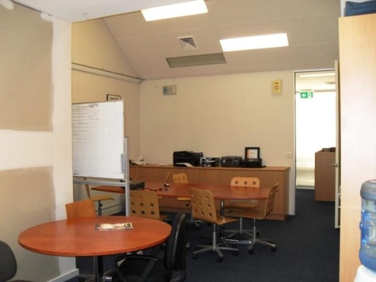 Click to view all images 4/532-542 Hampton Street Hampton VIC 3188 - Image 3