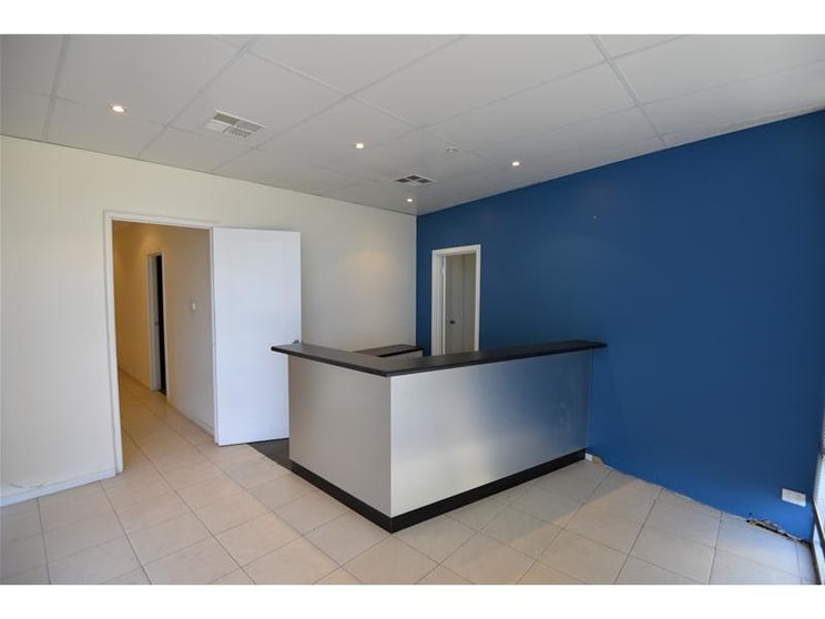 Click to view all images 1A Portsmouth Court Gillman SA 5013 - Image 2