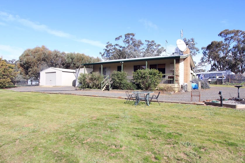 Click to view all images 204 Old Heathcote Road Heathcote VIC 3523 - Image 2