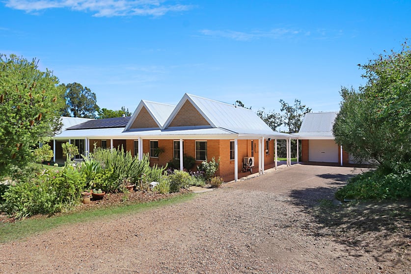 Click to view all images 377 Lambs Valley Road Lambs Valley NSW 2335 - Image 1