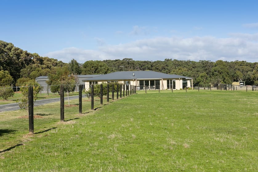 Click to view all images 7 Wonderland Avenue Tuerong VIC 3915 - Image 2