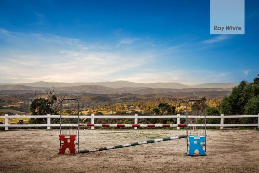 Click to view all images 790 Yan Yean Road Doreen VIC 3754 - Image 3