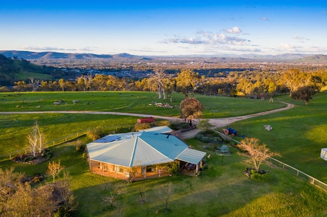 Click to view all images 177 McGaffins Road West Wodonga VIC 3690 - Image 1