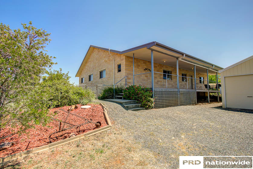 Click to view all images 150 Martins Lane Tamworth NSW 2340 - Image 1