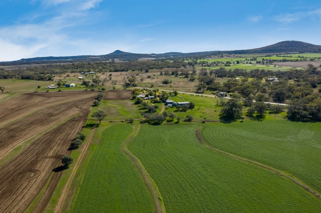 Click to view all images 3282 Oakey-Pittsworth Road, Springside Pittsworth QLD 4356 - Image 1