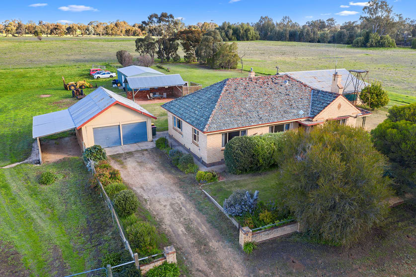 Click to view all images 81 Peppercorn Lane Bridgewater VIC 3516 - Image 2