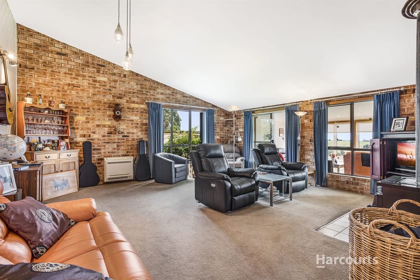 Click to view all images 860 Ironcliffe Road Penguin TAS 7316 - Image 3