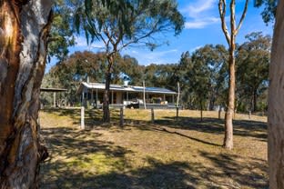 Click to view all images 125 Mcfeeters Road West Eldorado VIC 3746 - Image 1
