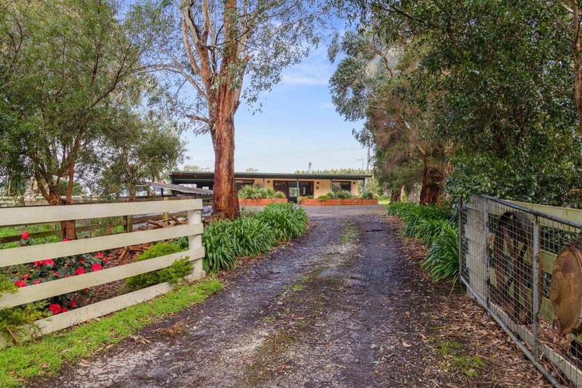 Click to view all images 36 Main Street Buffalo VIC 3958 - Image 2