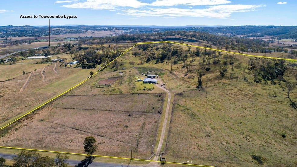 Click to view all images 185 Hermitage Road Cranley QLD 4350 - Image 1