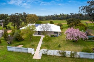 Click to view all images 2390 Mid Western Highway Cowra NSW 2794 - Image 2