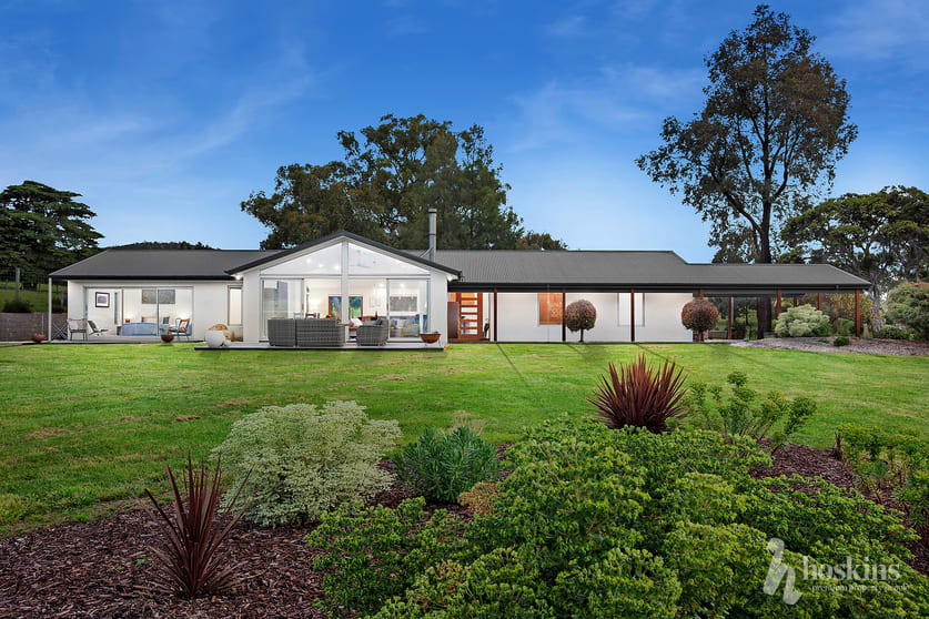 Click to view all images 290 Hunts Lane Steels Creek VIC 3775 - Image 2