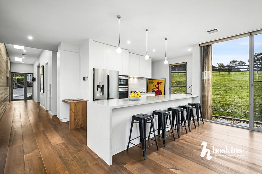 Click to view all images 329 Wedge Tail Court Kangaroo Ground VIC 3097 - Image 2