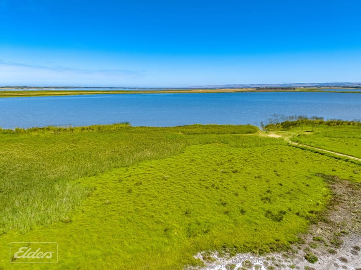 Click to view all images 70A Thorpe Road Clayton Bay SA 5256 - Image 2