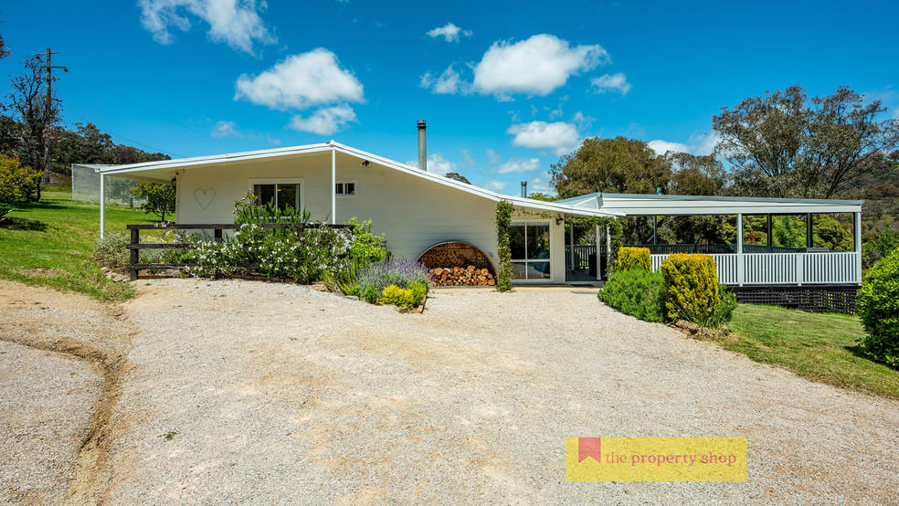 Click to view all images 146 Roberts Road Mudgee NSW 2850 - Image 2