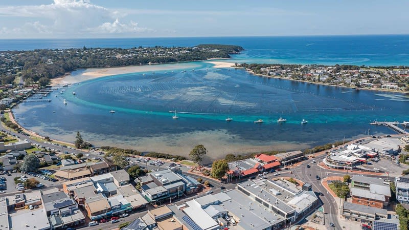 Click to view all images 1b Marine Parade Merimbula NSW 2548 - Image 2