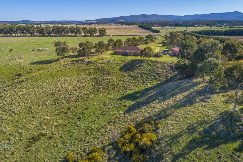 Click to view all images 110 Stokes Lane West Riddells Creek VIC 3431 - Image 3