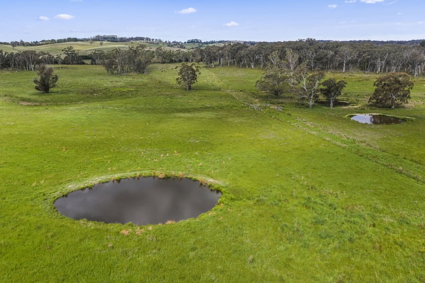 Click to view all images 1261 Wombeyan Caves Road High Range NSW 2575 - Image 1