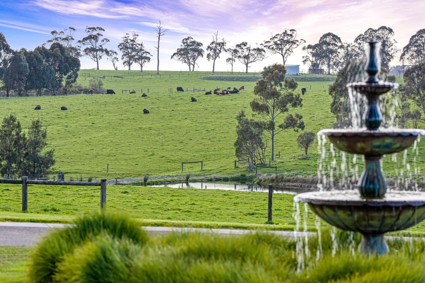 Click to view all images 143 Invermay Road West Athlone VIC 3818 - Image 1