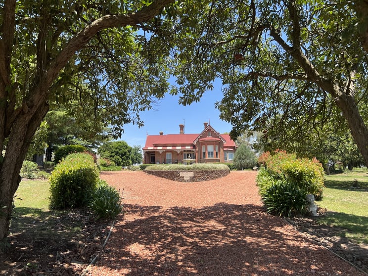 Click to view all images 56 Brisbane Grove Road Goulburn NSW 2580 - Image 1
