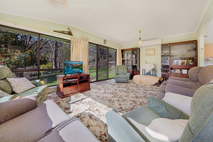 Click to view all images 580 Great Alpine Road Bright VIC 3741 - Image 3