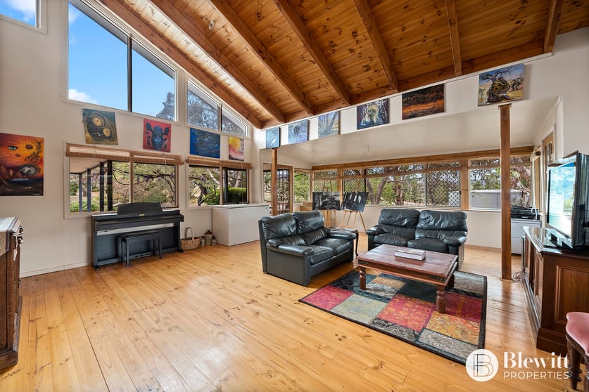 Click to view all images 27 Karinya Plains Road Michelago NSW 2620 - Image 2