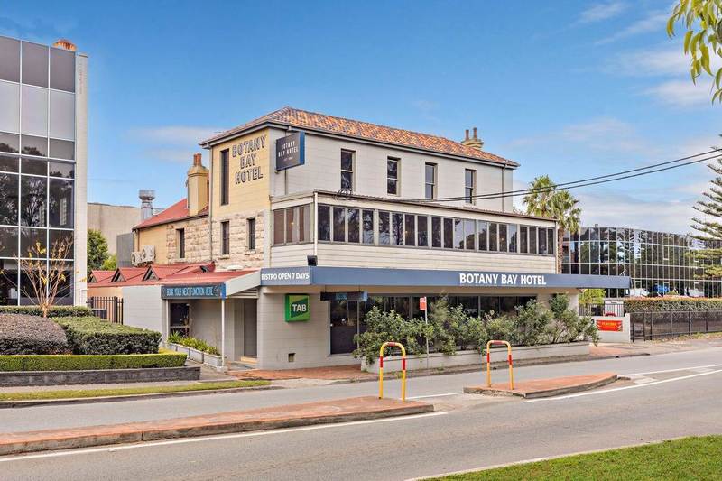 Click to view all images 1807 Botany Bay Banksmeadow NSW 2019 - Image 1