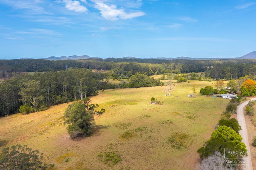 Click to view all images 142 Old School Road Herons Creek NSW 2439 - Image 3