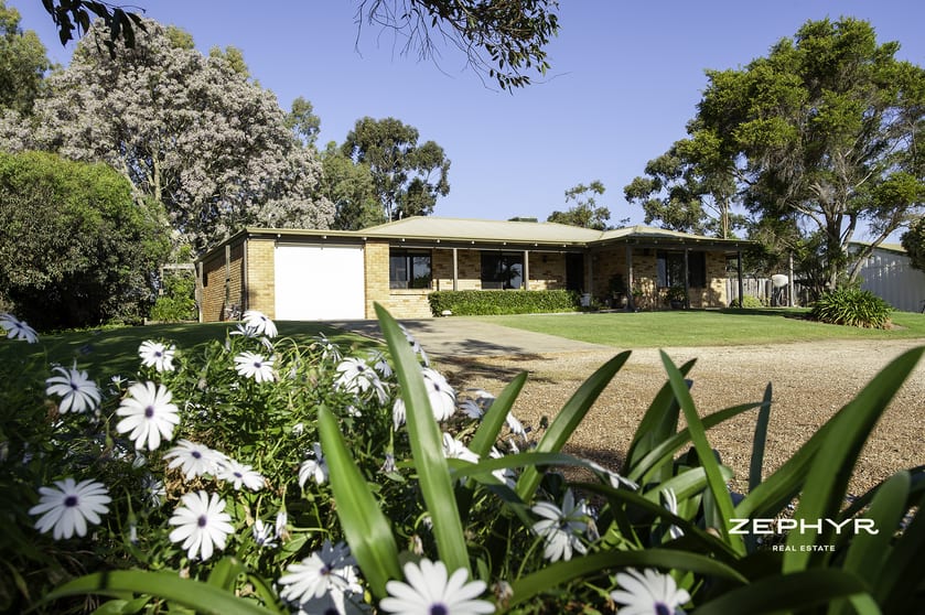 Click to view all images 65 Taylors Lane Uduc WA 6220 - Image 2