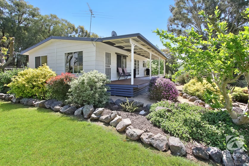 Click to view all images 2288 Beechworth-Wodonga Road Leneva VIC 3691 - Image 3