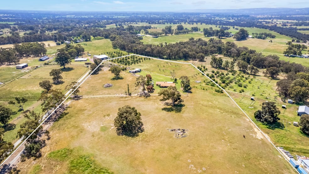 Click to view all images 50 Gull Road Serpentine WA 6125 - Image 3