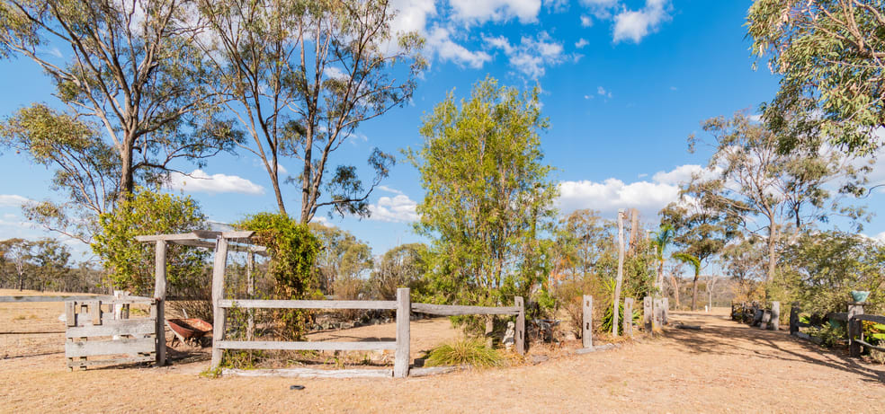 Click to view all images 31 Rianela Road The Glen QLD 4370 - Image 2