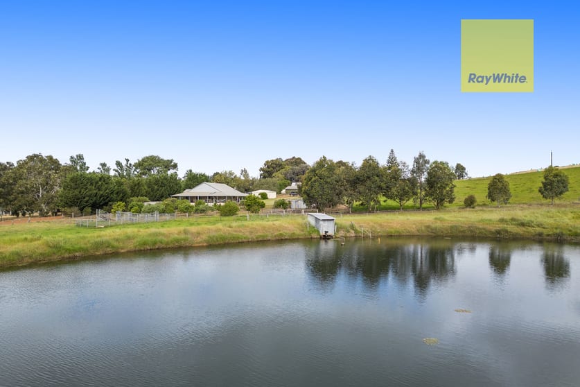 Click to view all images 24 Hamilton Road Winnejup WA 6255 - Image 2