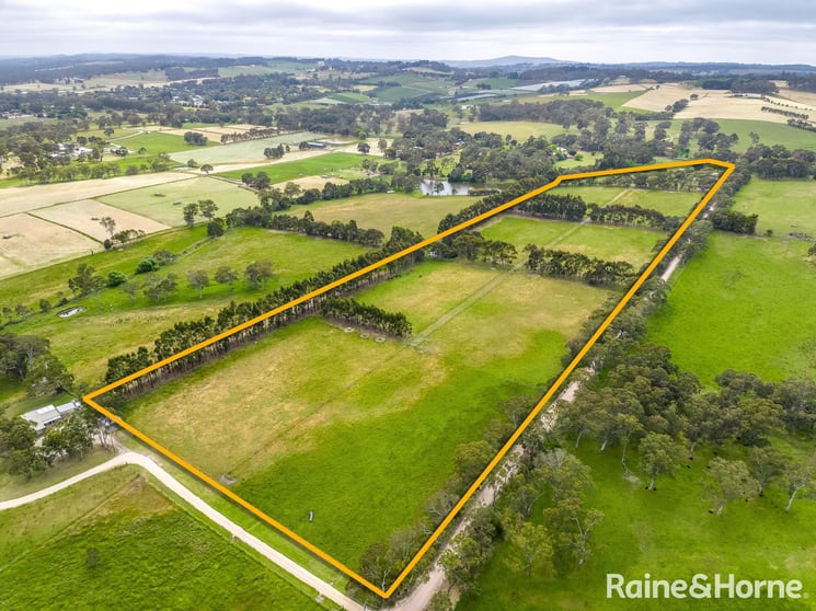 Click to view all images 12 Concannon Road Echunga SA 5153 - Image 2