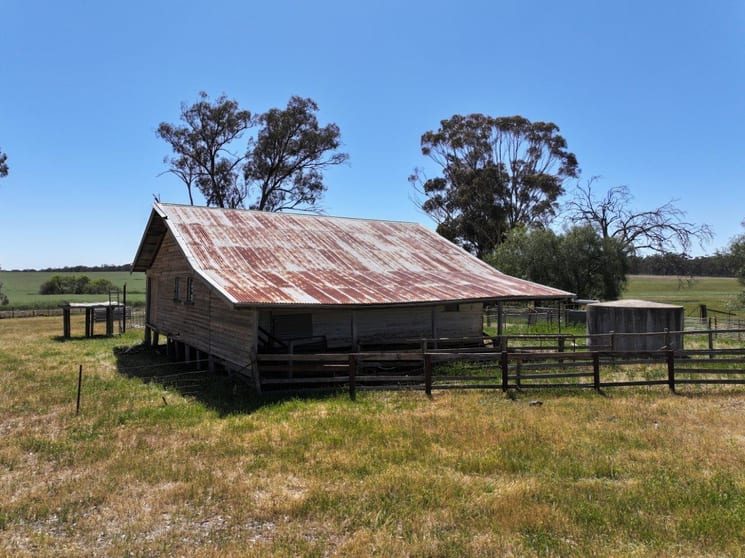 Click to view all images 7 Myers Flat Road Leichardt VIC 3516 - Image 3