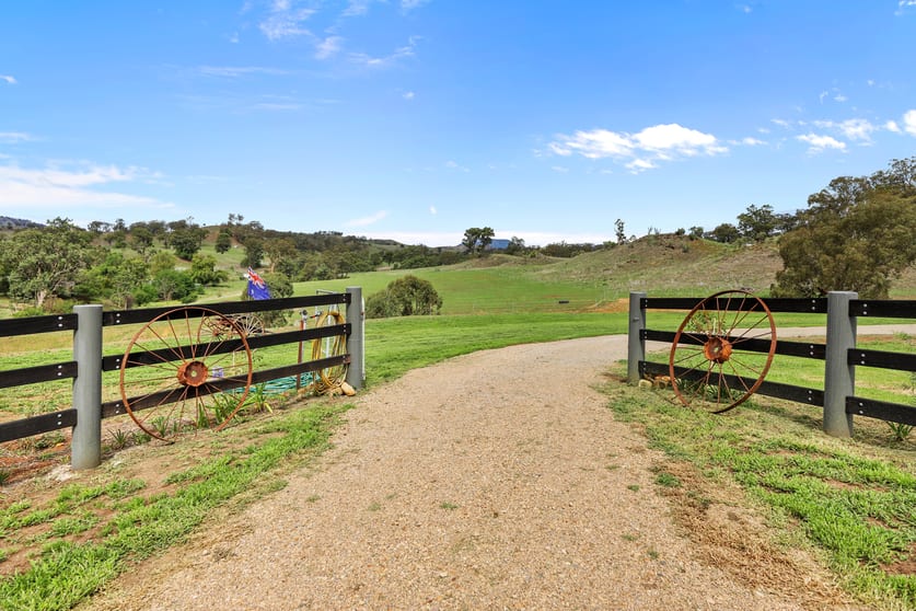 Click to view all images 4 Page Street Gundy NSW 2337 - Image 3