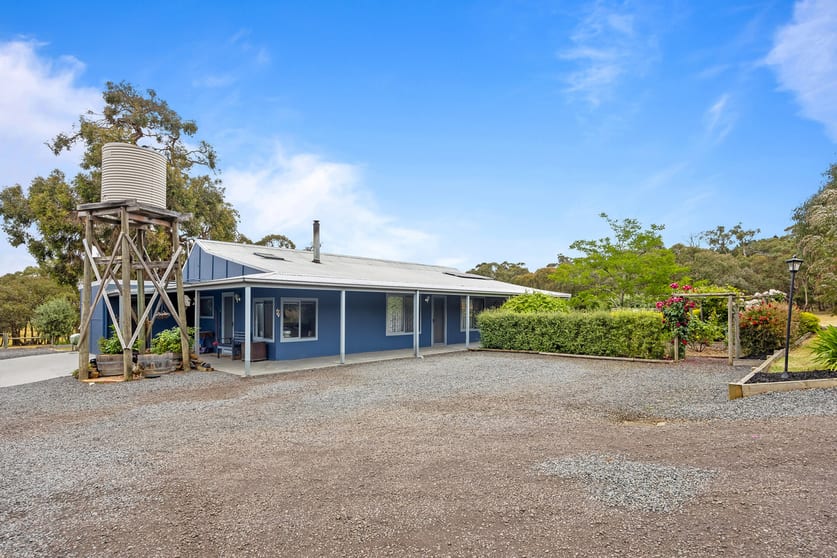 Click to view all images 42 Log Cabin Lane Carngham VIC 3351 - Image 2