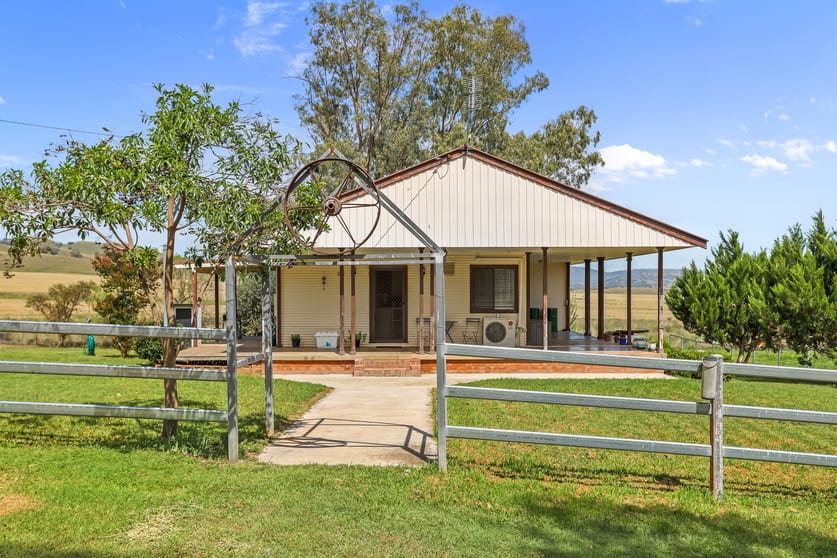 Click to view all images 952 Halls Creek Road Halls Creek NSW 2346 - Image 2