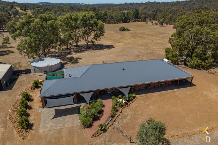 Click to view all images 10 Conostylis Way Coondle WA 6566 - Image 1
