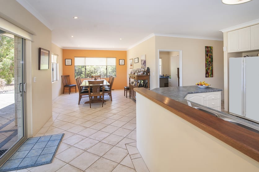 Click to view all images 590 Burnside Road Burnside WA 6285 - Image 3