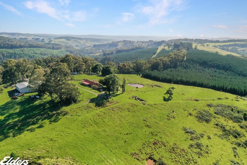 Click to view all images 555 Carrajung Lower Road Carrajung Lower VIC 3844 - Image 1