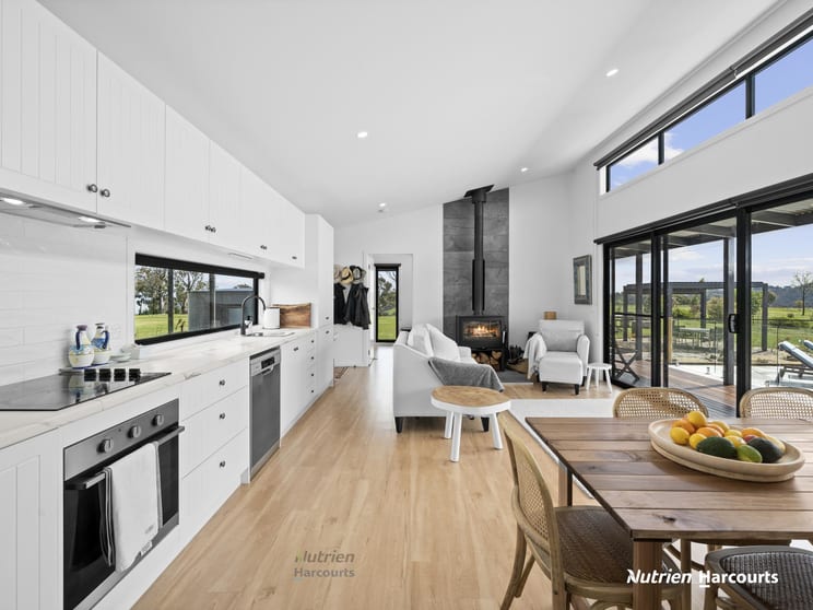Click to view all images 580 Galls Gap Road Strathbogie VIC 3666 - Image 2