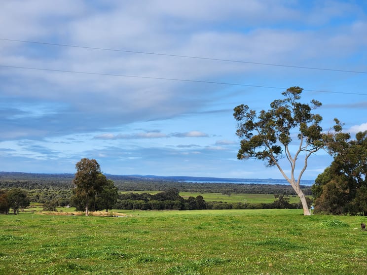 Click to view all images 437 Pindicup Road Manjimup WA 6258 - Image 2