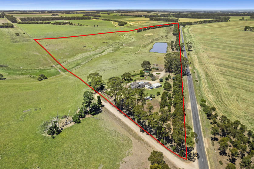 Click to view all images 660 Lismore - Skipton Road Lismore VIC 3324 - Image 1