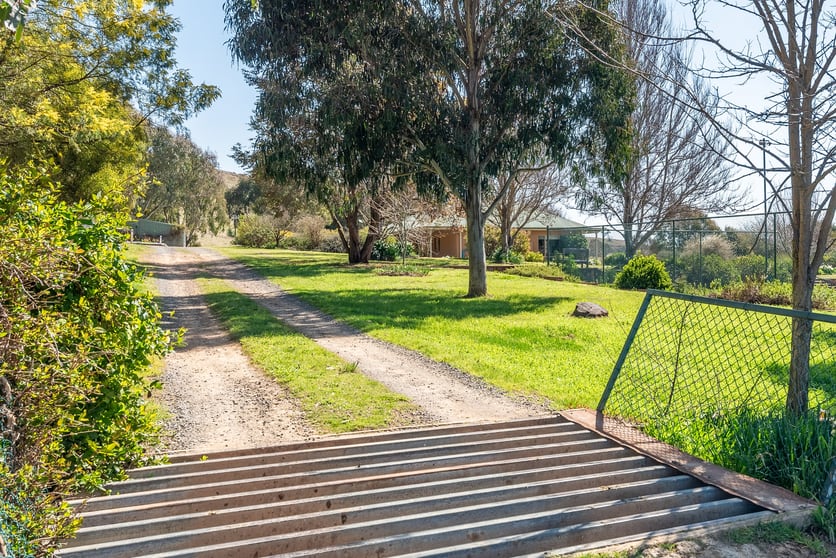 Click to view all images 92 Hills Lane Blayney NSW 2799 - Image 1