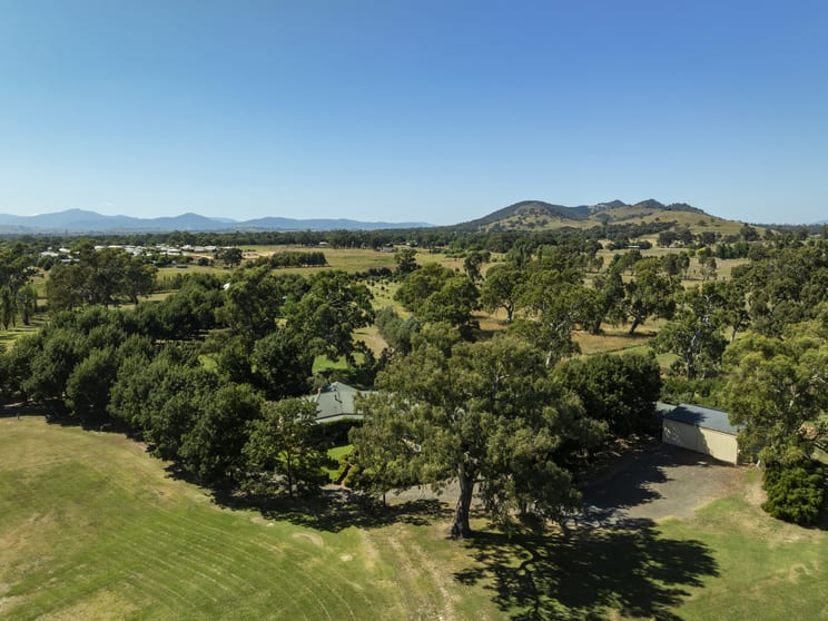 Click to view all images 3456 Maroondah Highway Mansfield VIC 3722 - Image 3
