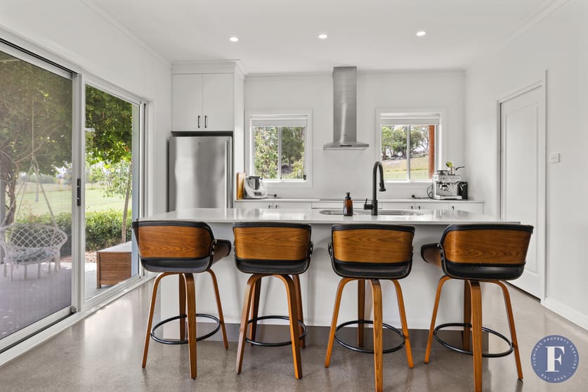 Click to view all images 87 Mcbeths Road Young NSW 2594 - Image 3
