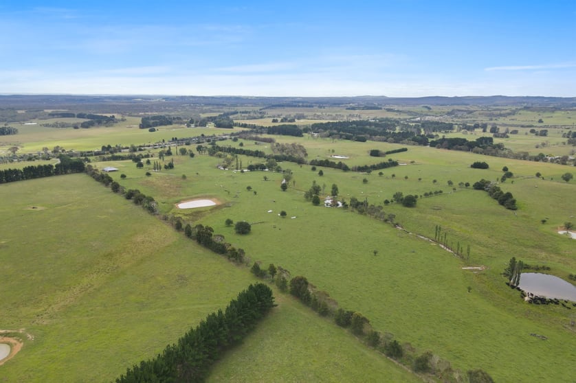 Click to view all images 63 Kardinia Lane Sutton Forest NSW 2577 - Image 1